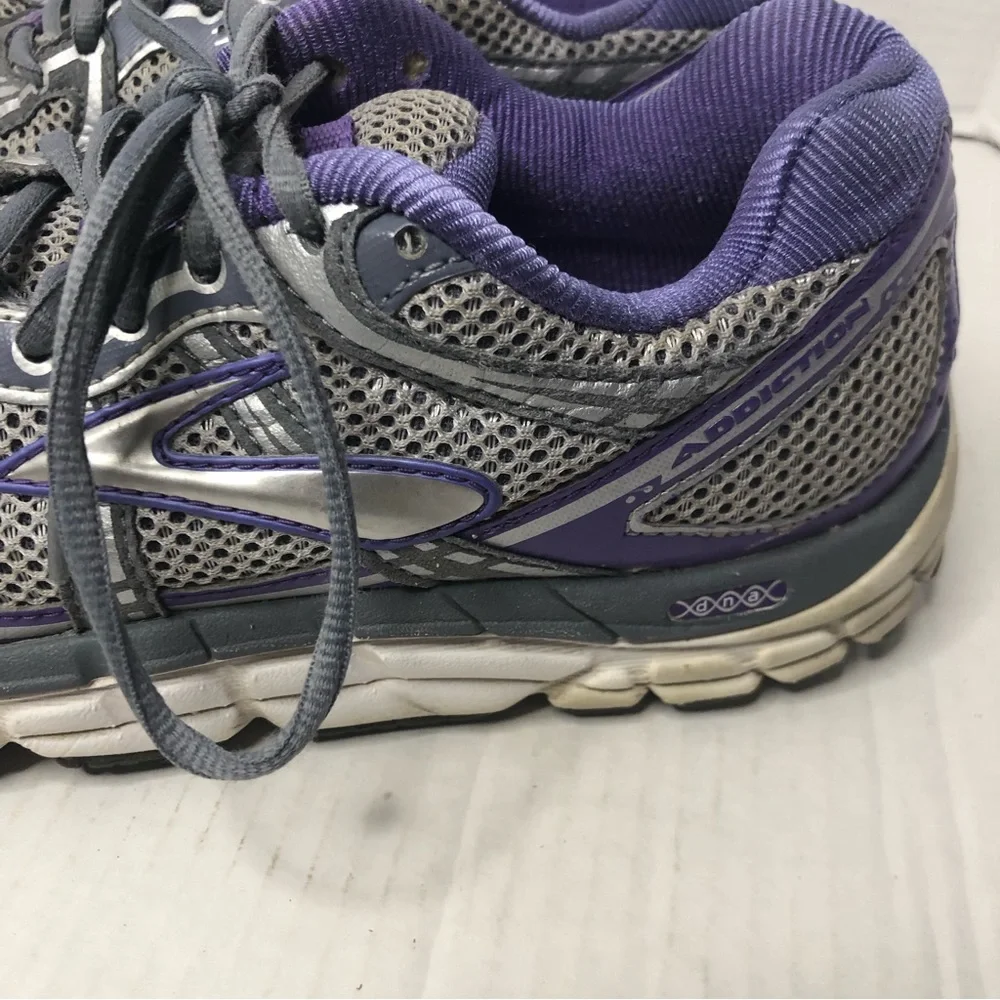 Brooks Sneakers Womens Size 9 Addiction 11 Running Shoes Purple Gray Silver DNA